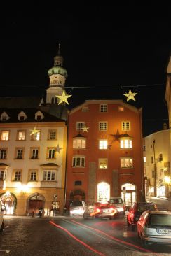 Sterne an Stadteingängen und in der gesamten Altstadt